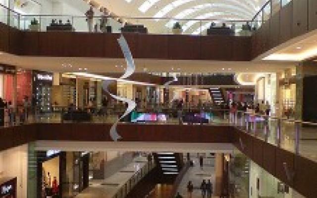 Shop in The Best Malls of The World Trip Packages