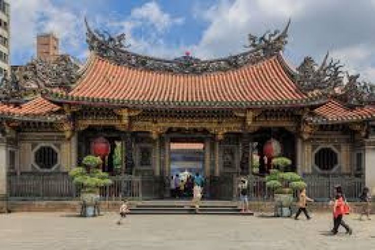 Mengjia Longshan Temple Trip Packages