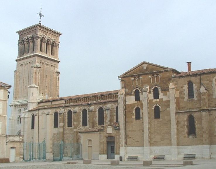 Valence Cathedral Trip Packages