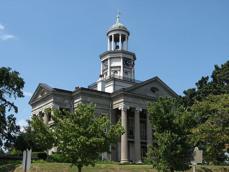 Warren County Old Courthouse Trip Packages
