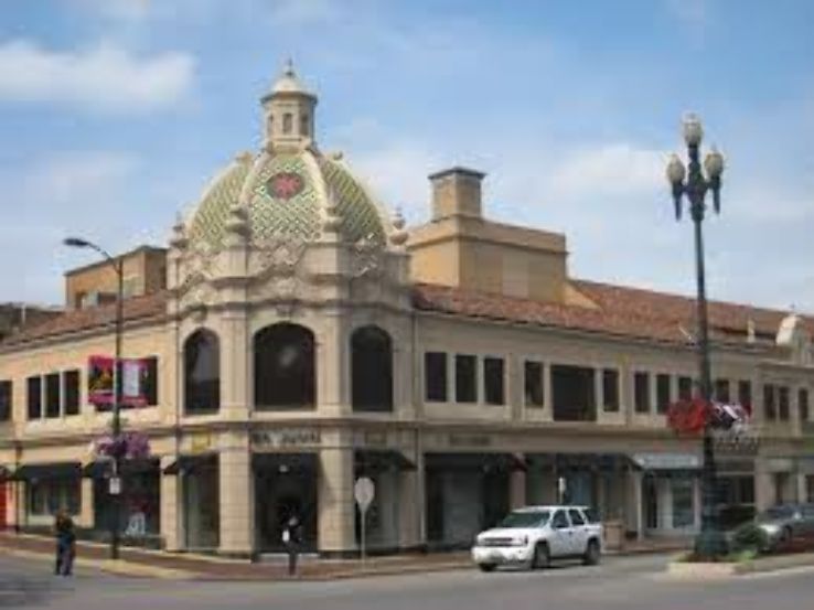 Shop at the Country Club Plaza Trip Packages