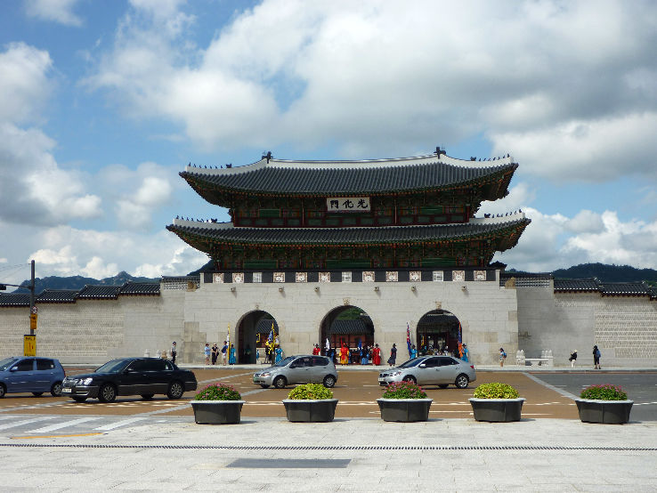 Gwanghwamun Trip Packages