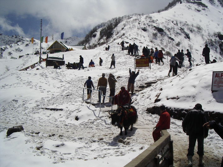 2 Days 1 Night a trip to tsomgo lake and its nearby attractions and sightseeing in gangtok and drop to gangtok Tour Package