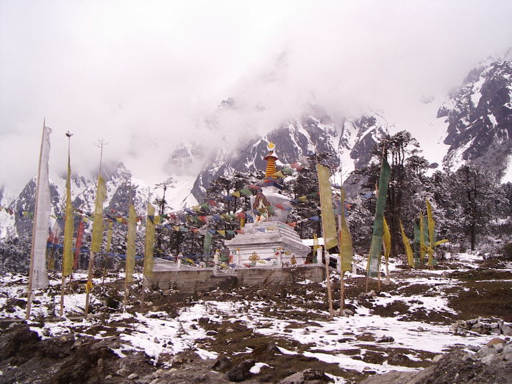 Ecstatic 2 Days Lachung  Yumthang Valley Excursion 21 kms each side  Gan to gangtok  lachung 118 kms  6 hrs Vacation Package