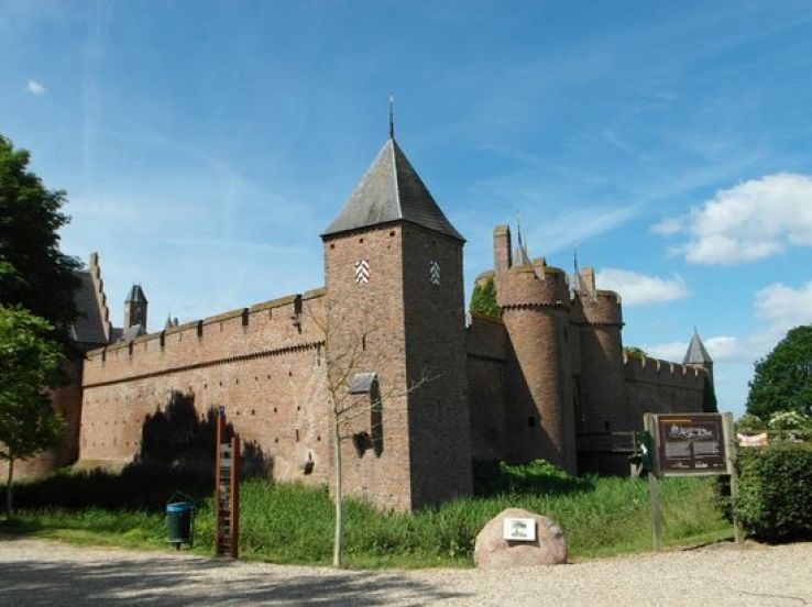 Doornenburg Castle Trip Packages