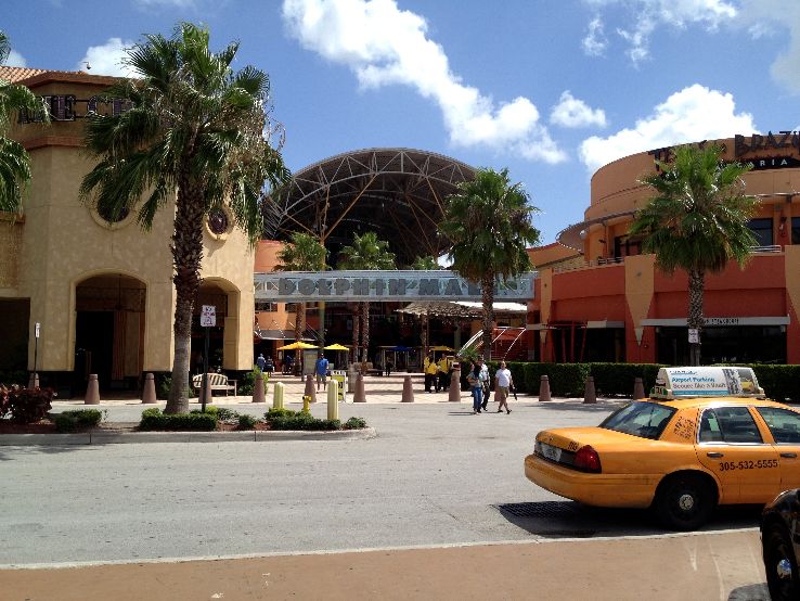 Dolphin Mall  Trip Packages