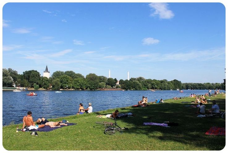 Picnic in a park Trip Packages