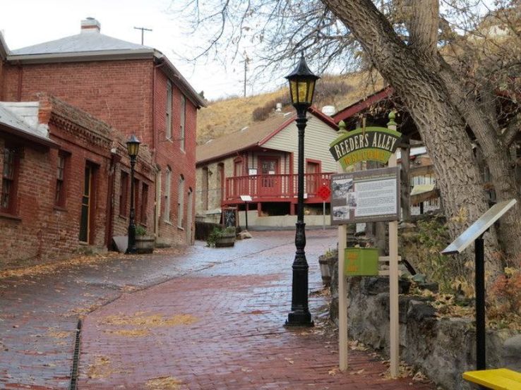 Reeders Alley Trip Packages