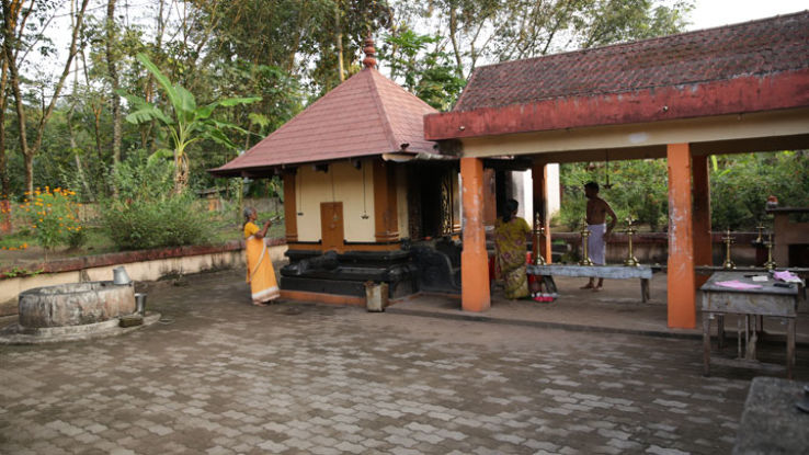 Chilanthiyambalam Temple Trip Packages