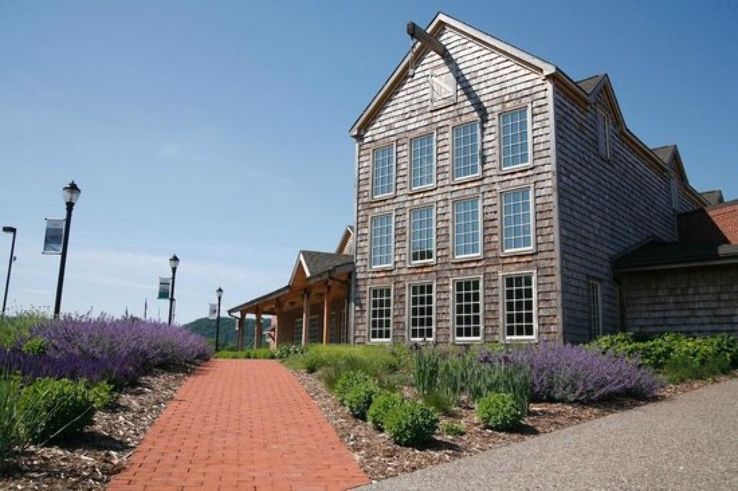 Marine Art Museum Trip Packages