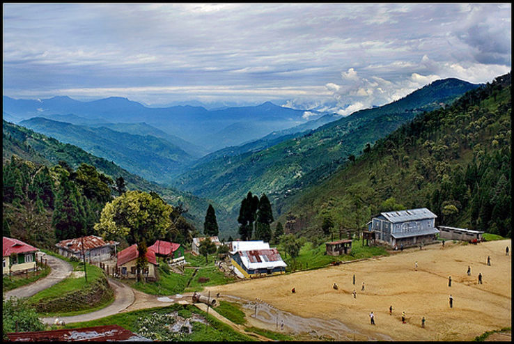 Trekking In Nature Is To Witness A 1000 Miracles. Do You Plan For Trekking? Read Now 7 man 1512211100t