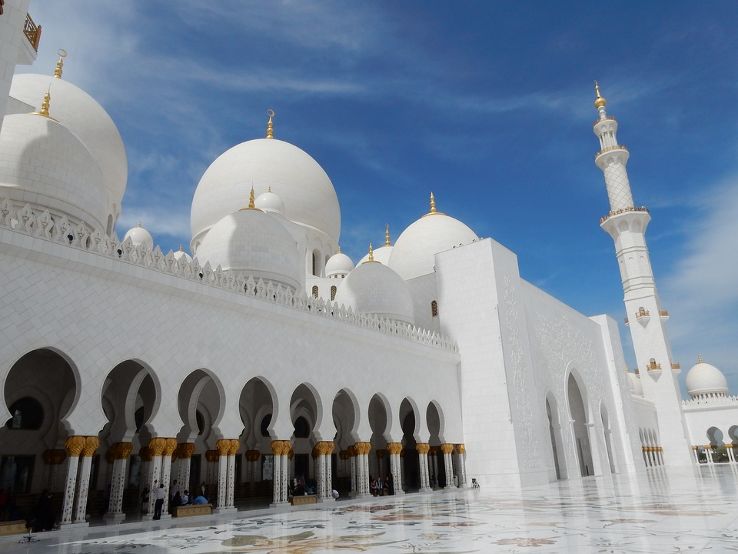 Experience 3 Days arrival in abu dhabi city Trip Package