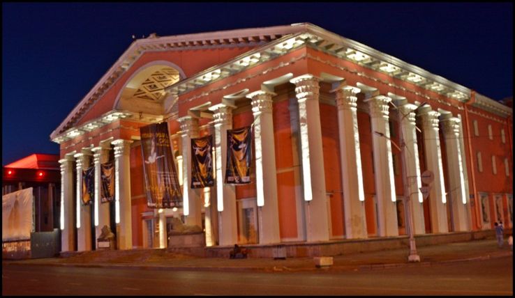 Mongolian Theatre Museum Trip Packages