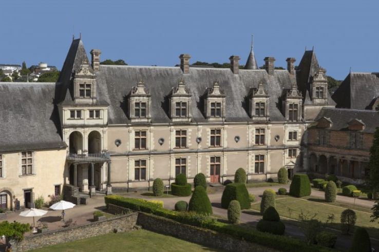 Chateaubriant Castle Trip Packages