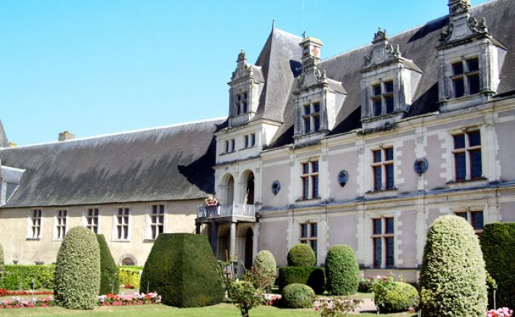 Chateaubriant Castle Trip Packages