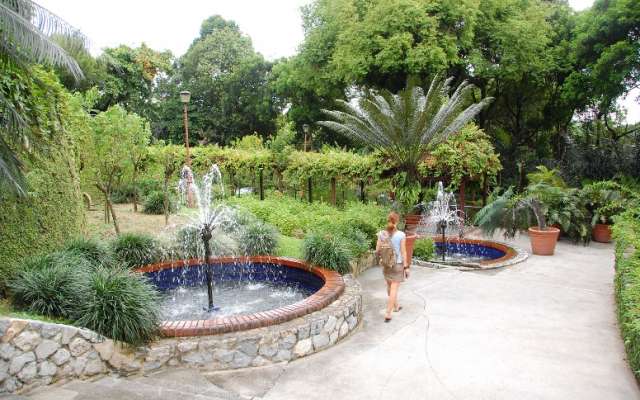 Lake Gardens Trip Packages