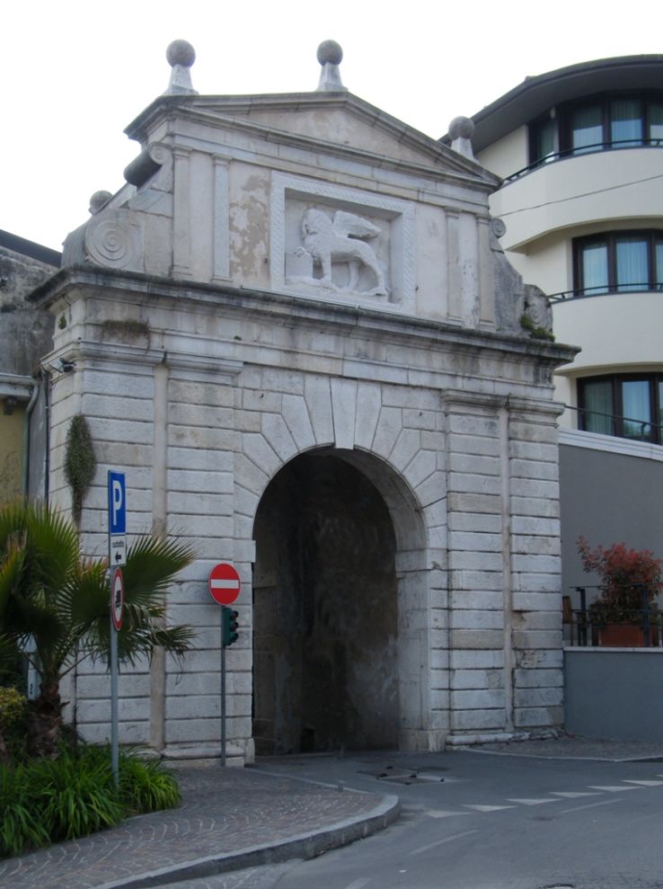 Porta S. Giovanni di Salo Trip Packages