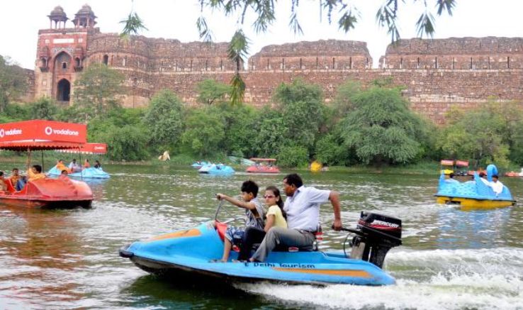Boating at the Old Fort Trip Packages
