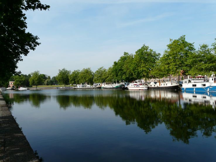 Canal de Roubaix Trip Packages