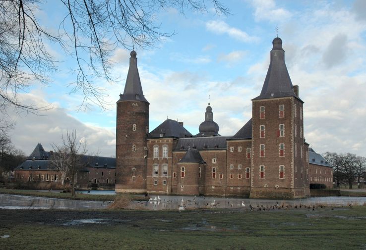 Hoensbroek Castle Trip Packages
