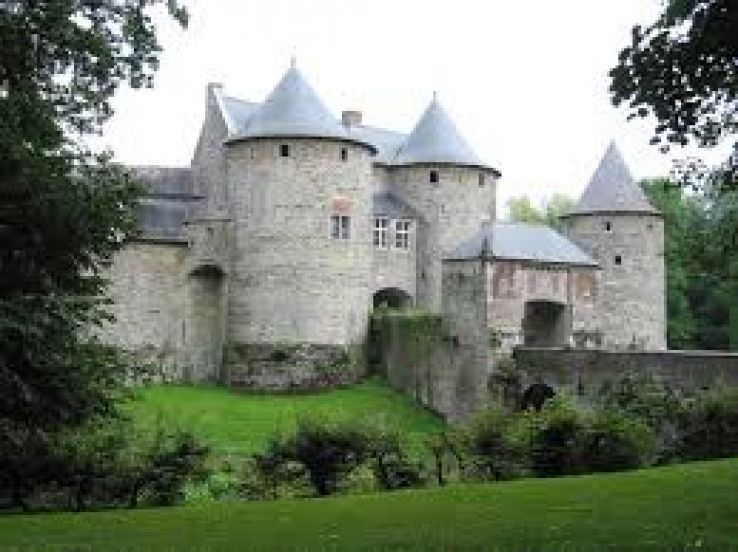 Chateau de Corroy-le-Chateau Trip Packages