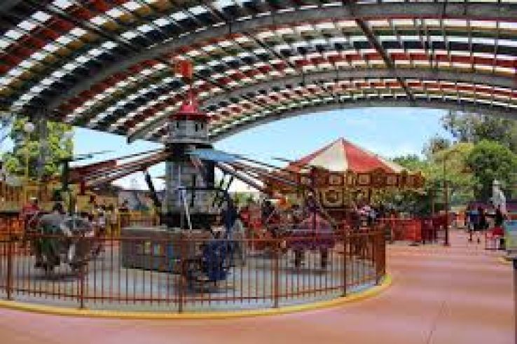 Rainbow's End theme park Trip Packages