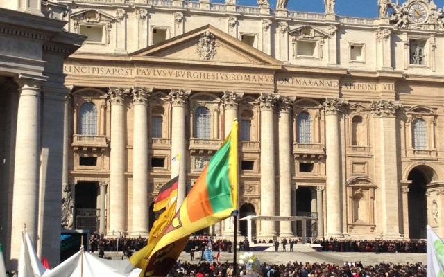 See the pope Trip Packages