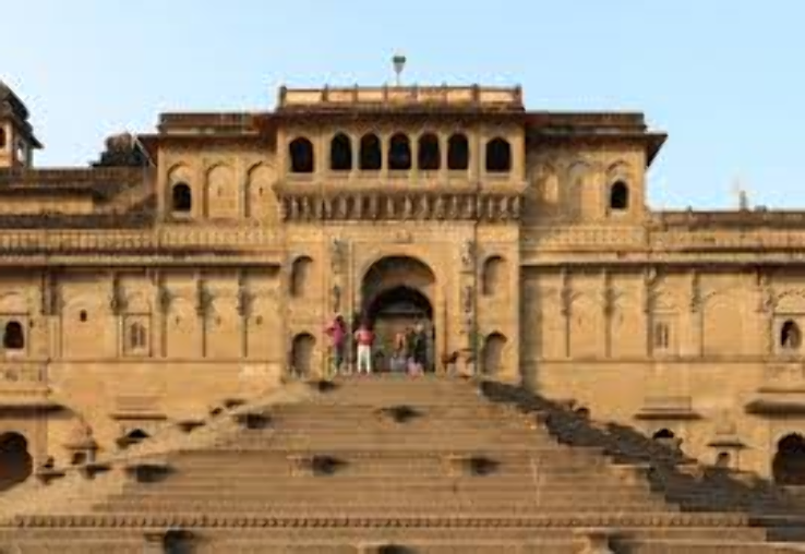 Maheshwar Fort Trip Packages