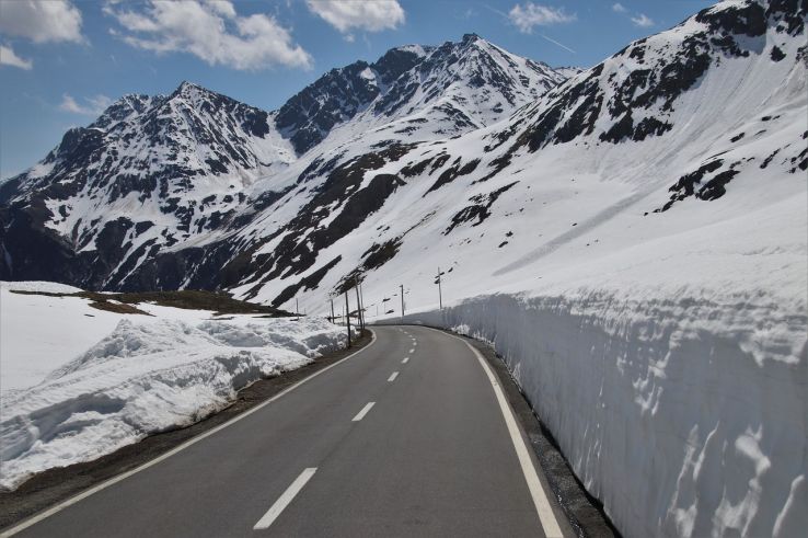 Beautiful 4 Days 3 Nights Rohtang Trip Package