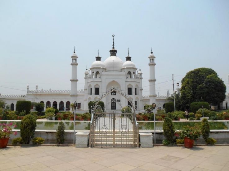 Chota Imambara Trip Packages