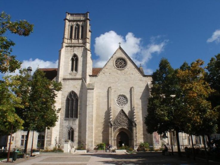 Agen  Cathedral  Trip Packages