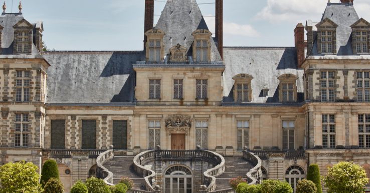 Fontainebleau Castle Trip Packages