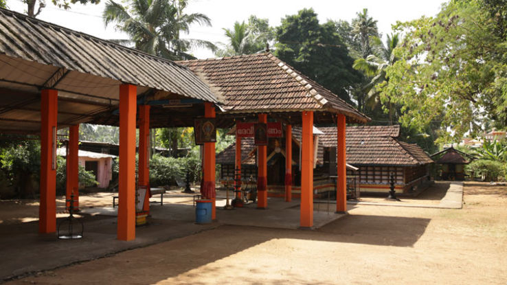 Pallippurathu Kavu Trip Packages