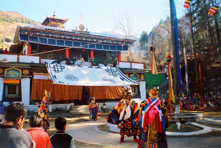 Family Getaway 2 Days 1 Night Yumthang Holiday Package