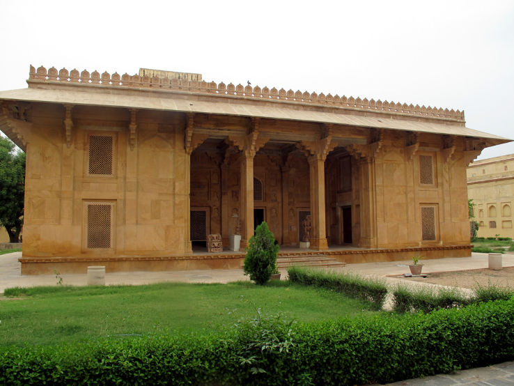 Akbar Palace and Museum Trip Packages