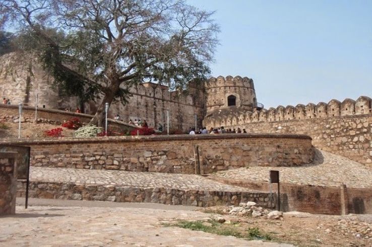 jhansi Fort Trip Packages