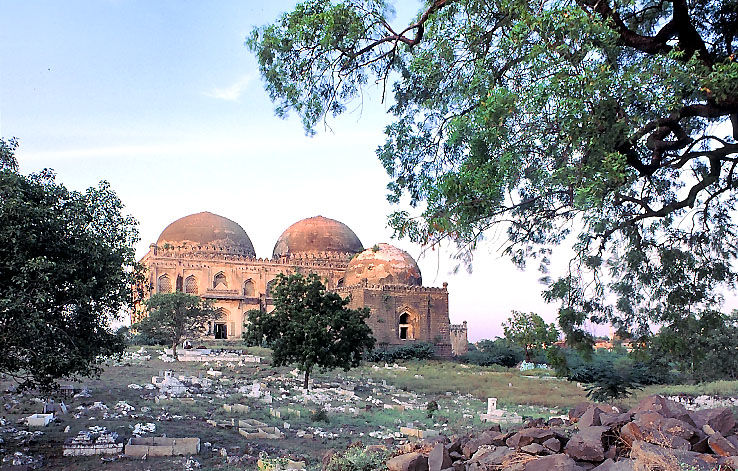 The Haft Gumbaz Tomb Trip Packages