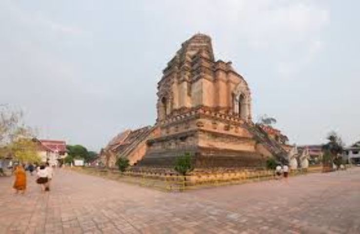 Wat Chedi Luang Trip Packages