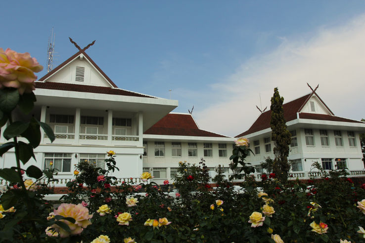 Bhubing Palace Trip Packages