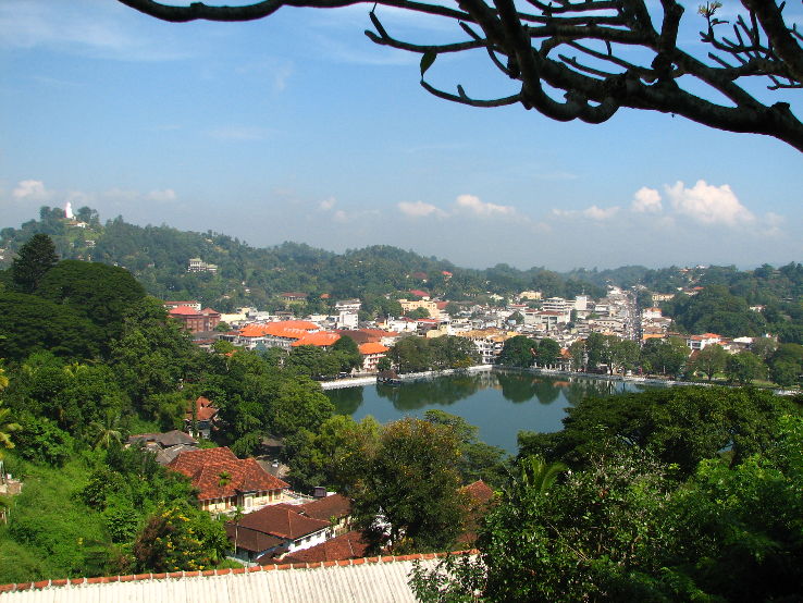 Family Getaway 3 Days 2 Nights arrive at colombo  transfer kandy Tour Package
