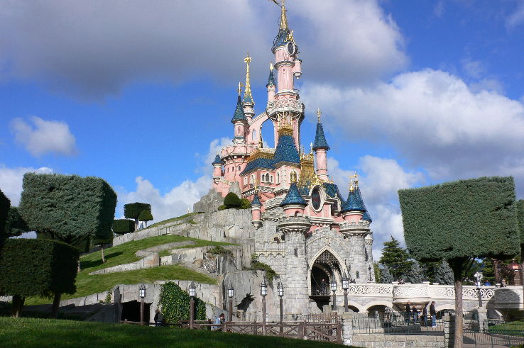 Magical Disneyland Tour Package for 6 Days 5 Nights from Hongkong