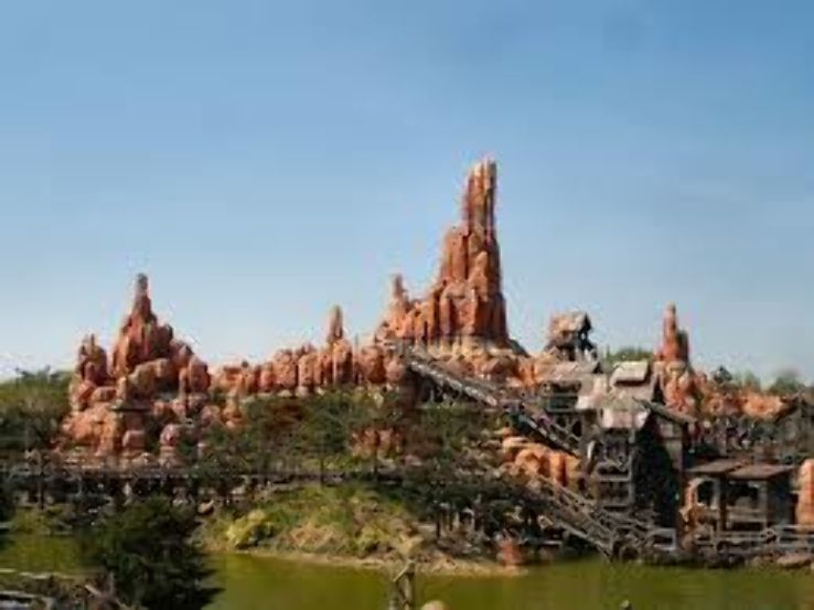 Magical Disneyland Tour Package for 6 Days 5 Nights from Hongkong