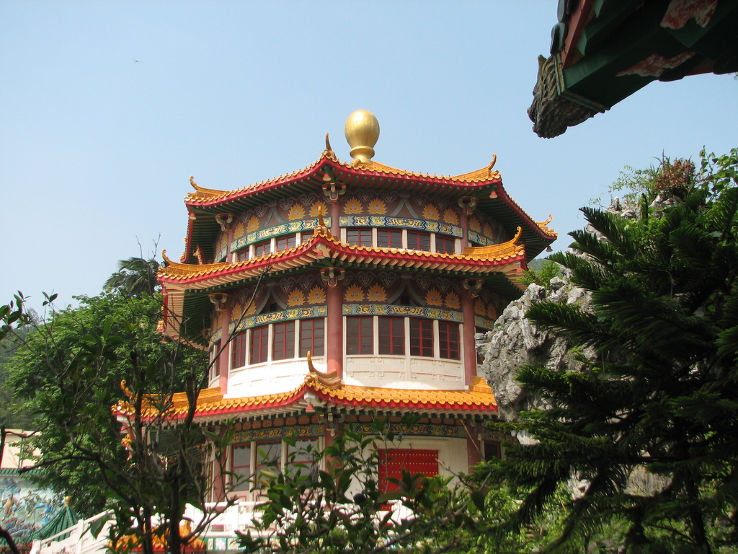 Yuen Yuen Institute Trip Packages