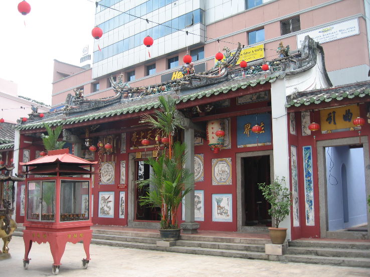 Johor Old Chinese Temple Trip Packages