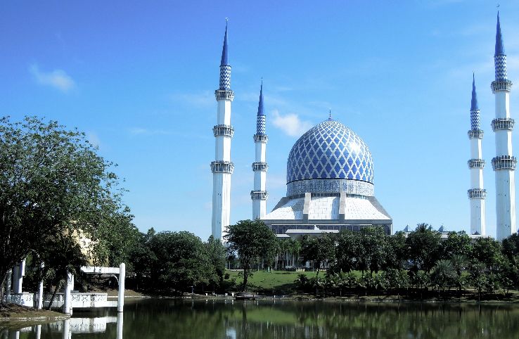 Sultan Salahuddin Abdul Aziz Shah Mosque Trip Packages