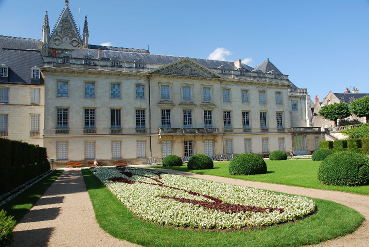Musee des Beaux Trip Packages