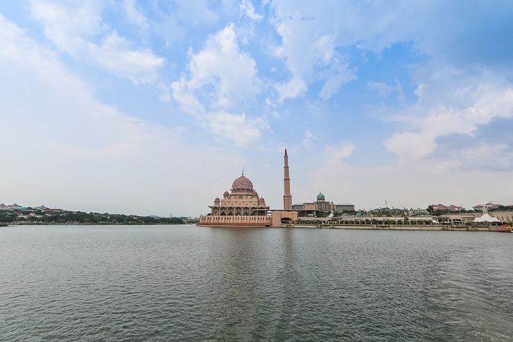 Putrajaya Lake Trip Packages