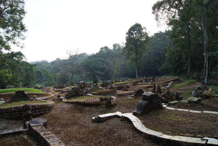 Bukit Brown Cemetery Trip Packages