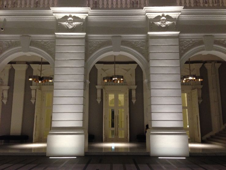 Victoria Theatre & Victoria Concert Hall Trip Packages