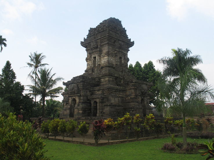 Singhasari temple Trip Packages